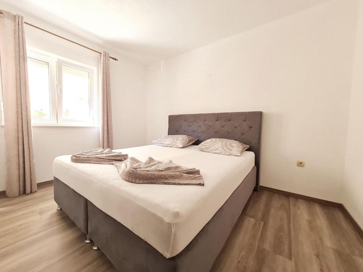 Apartments Kulas Novi Vinodolski Exterior photo